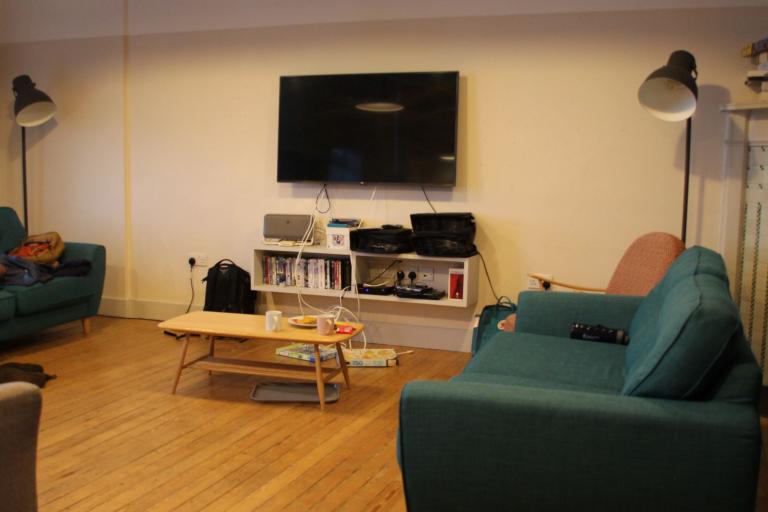 alpadia-brighton-camp-residence-keswick-common-room